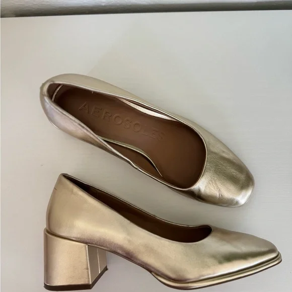 Aerosoles “Alae” Block Heel Round Toe Pumps - Picture 7 of 10